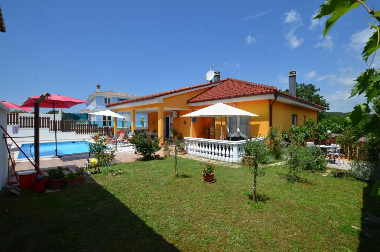 Mari House Villa Kanfanar Exterior photo